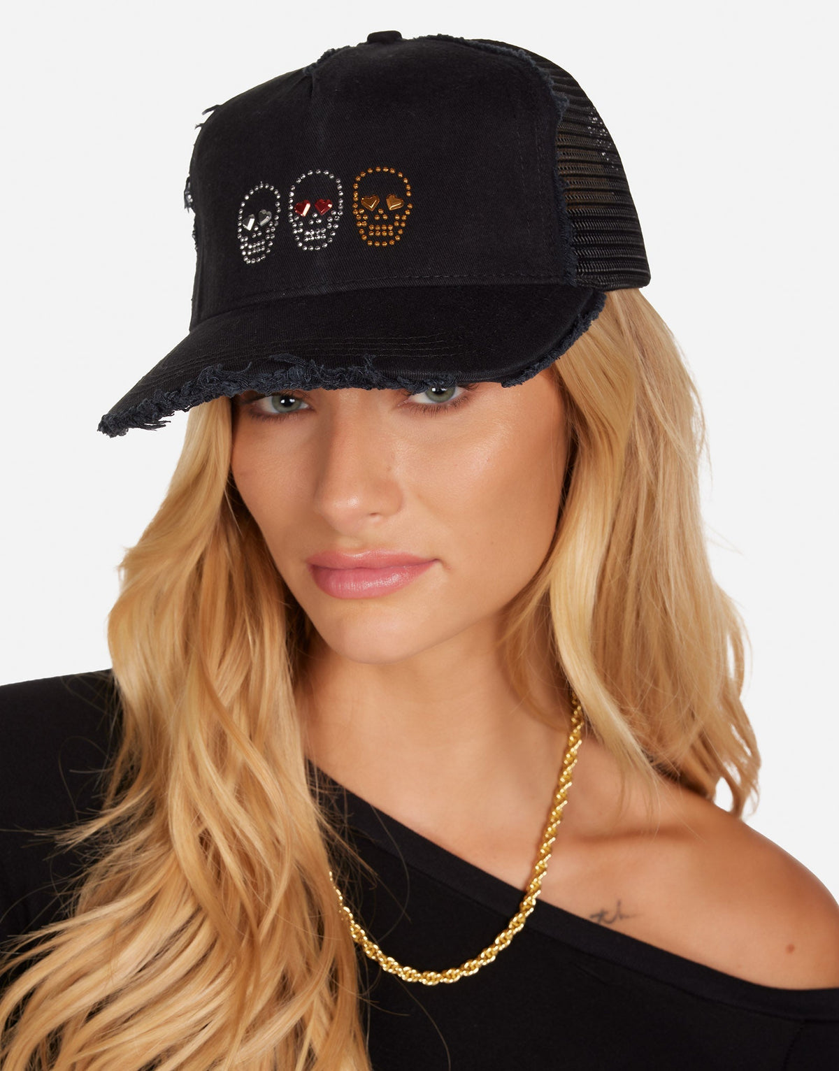 Jilly Stud Heart Eye Skulls